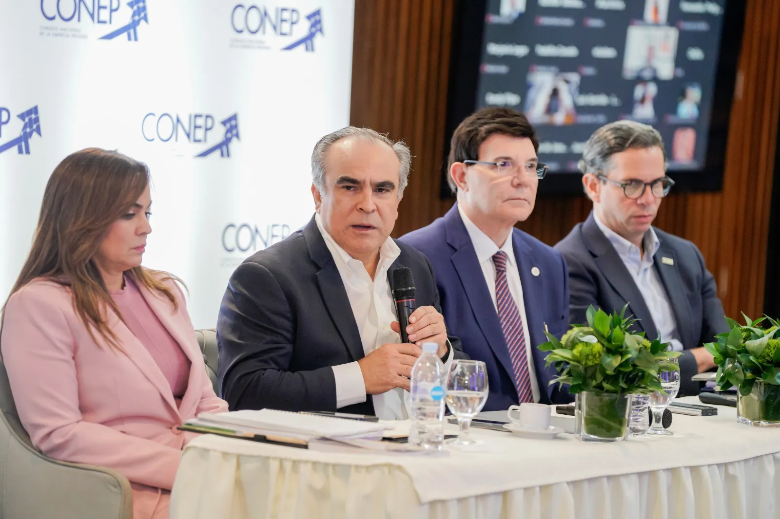 Empresarios piden revisar el Código Laboral aprobado en el Senado