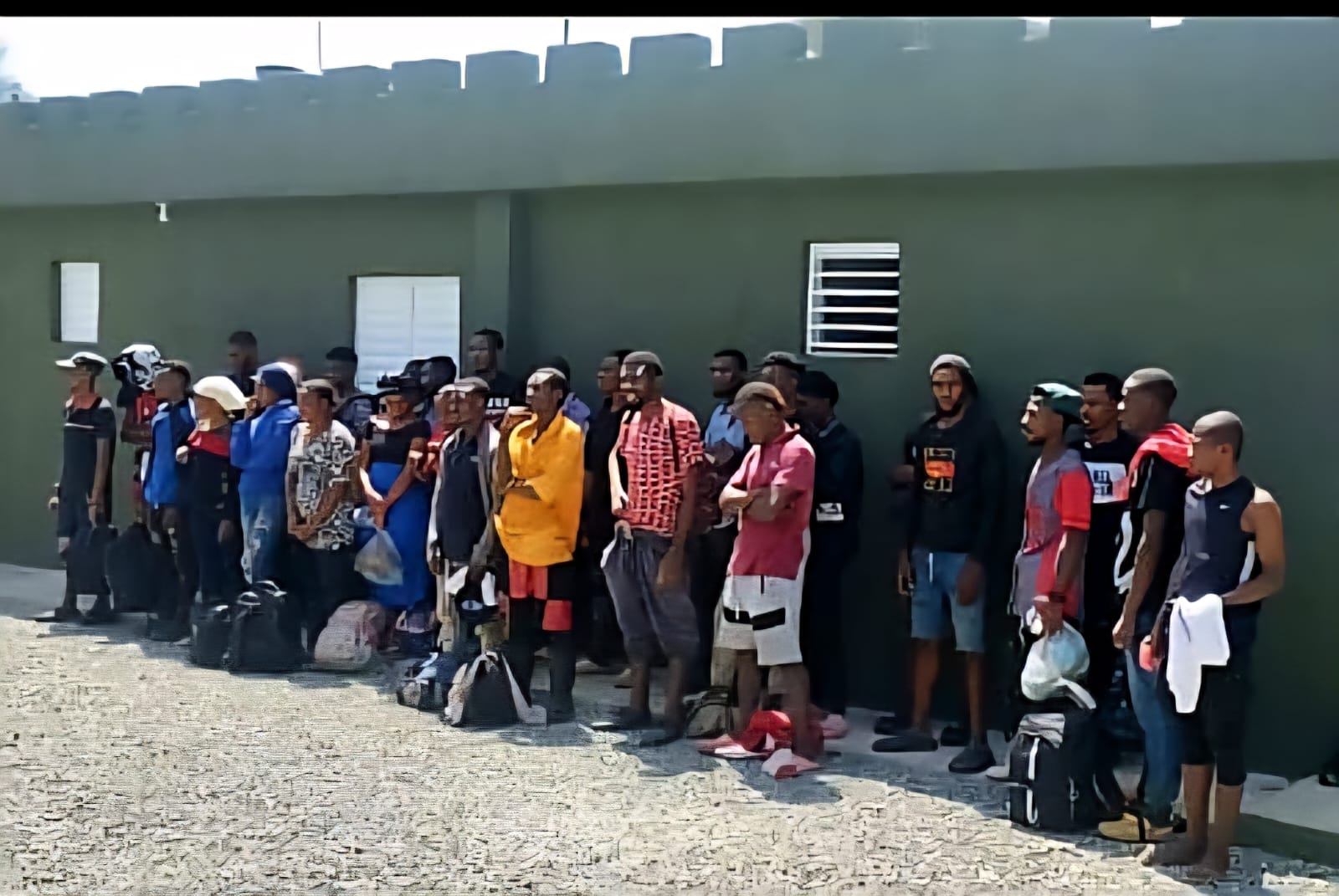 Ejército detiene a 30 haitianos en operativo en San Juan de la Maguana