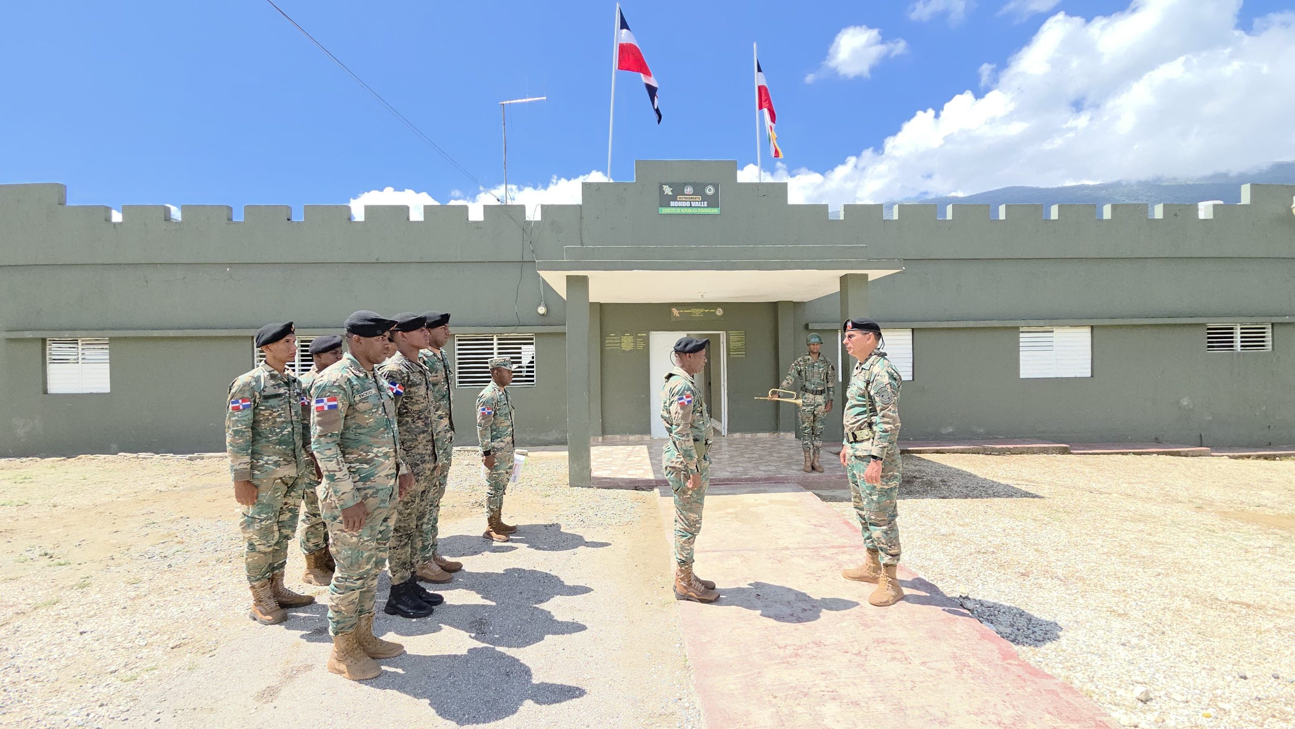 Ejército intensifica supervisión militar en la frontera sur