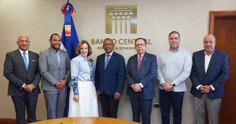 BCRD y CODIA analizan impacto económico de medidas monetarias y rol del sector construcción