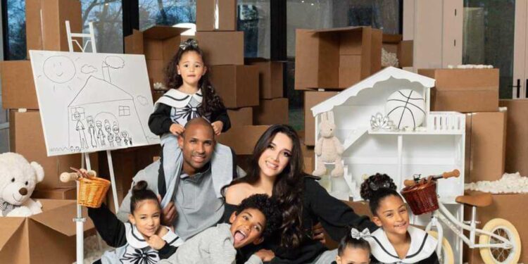 Amelia Vega y Al Horford esperan su sexto hijo