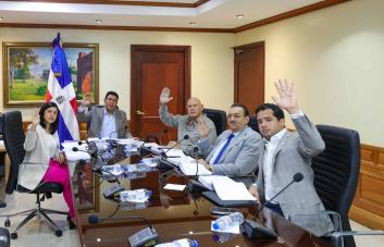 Dirigentes sindicales celebran aprobación de reforma laboral en el Senado