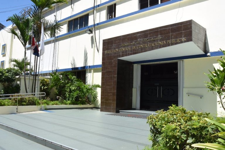 Resolución de Contrataciones retrasará entrega de útiles a miles de estudiantes