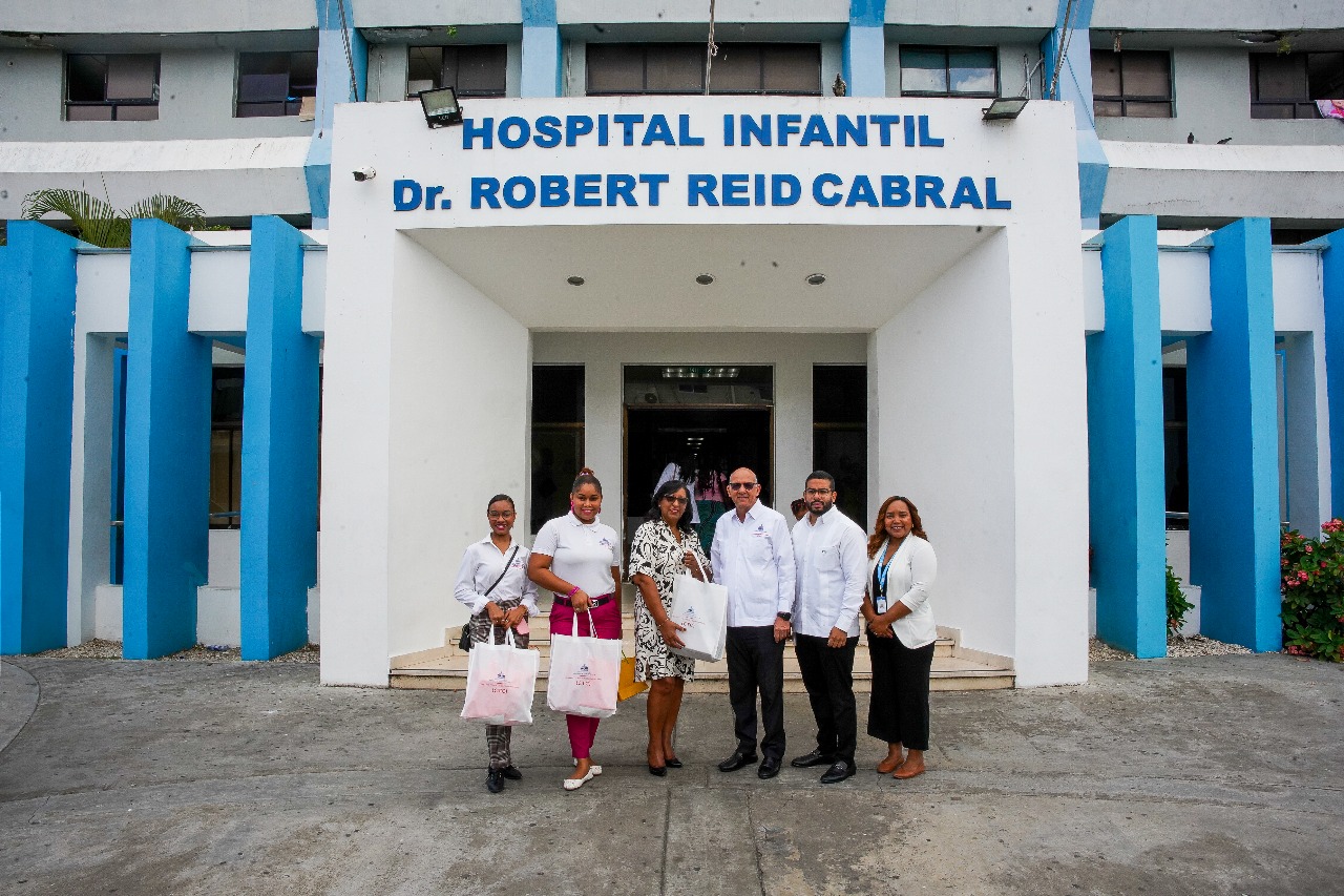 CTC lleva alegría y tecnología a niños del Robert Reid Cabral