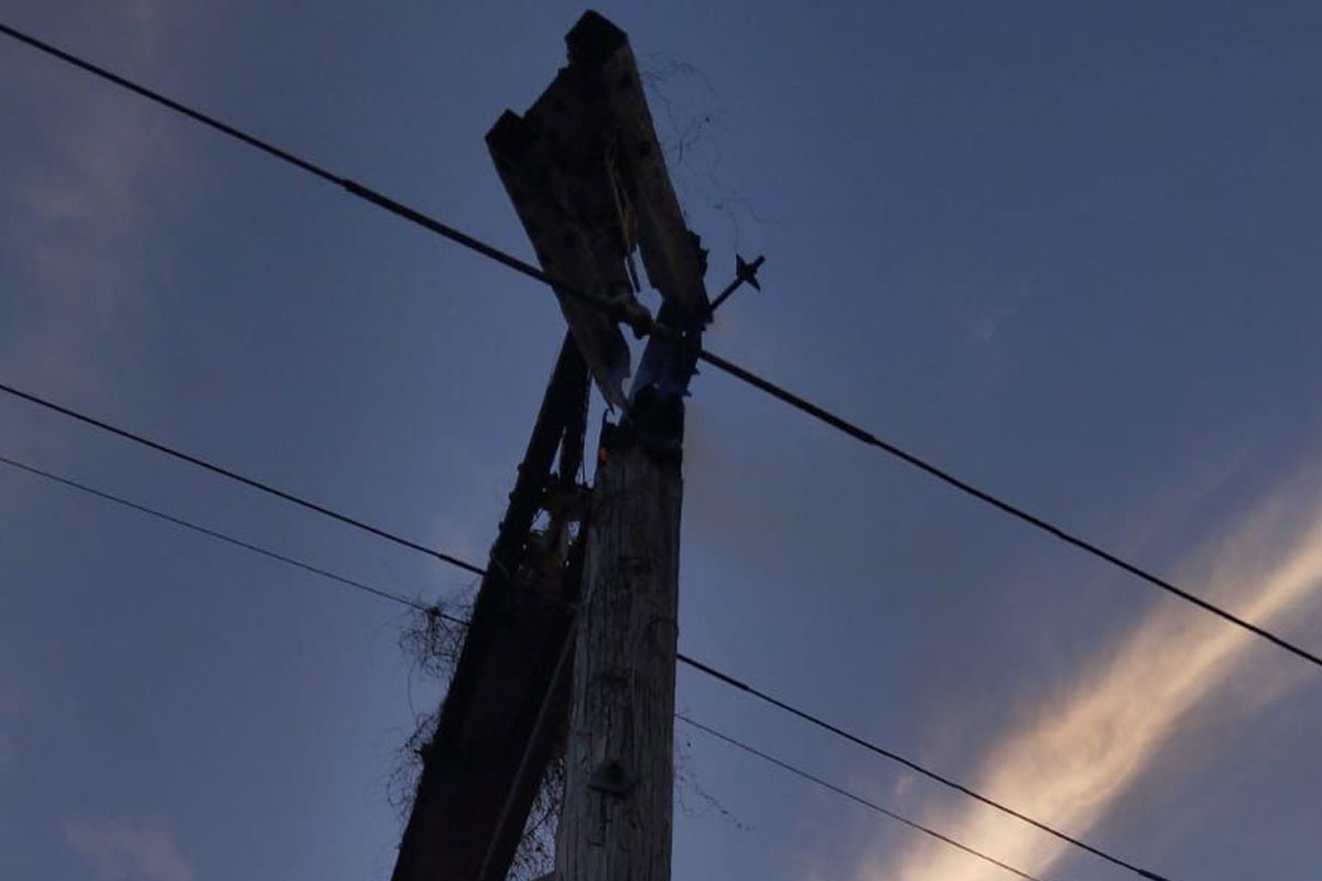 Incendio deja sin electricidad a más de 20 comunidades en Barahona