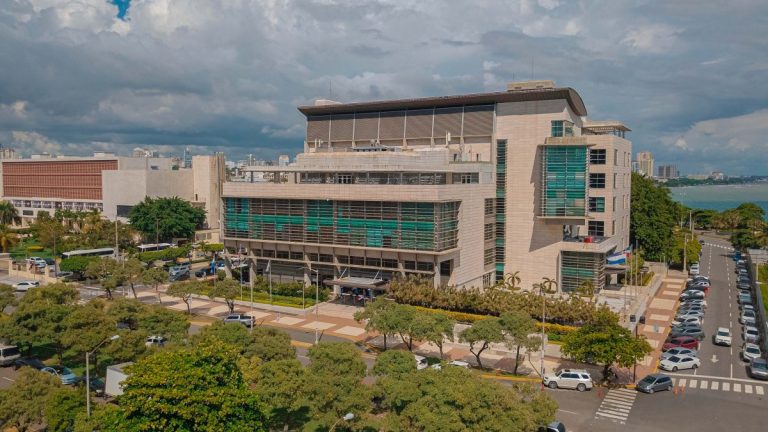 EE. UU. pide extradición de tres dominicanos por estafa millonaria a adultos mayores