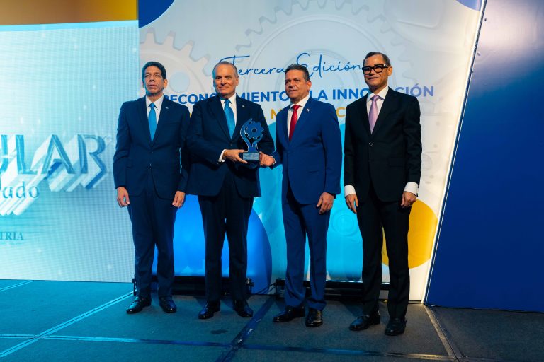Banco Popular recibe galardón por liderazgo en innovación industrial