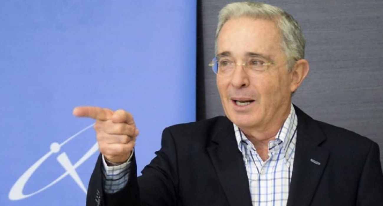 Tribunal de Colombia permite a Álvaro Uribe enfrentar proceso en libertad