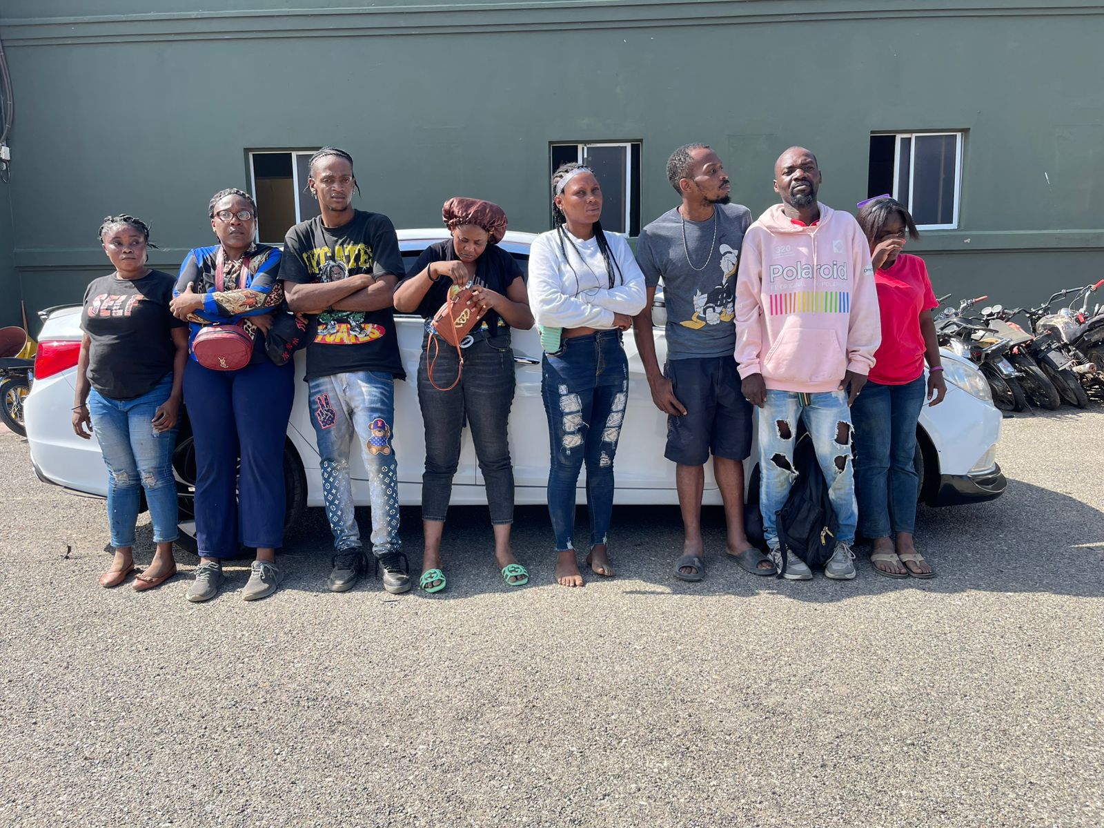 Detienen a 29 haitianos ocultos en Montecristi; investigan red de tráfico ilegal