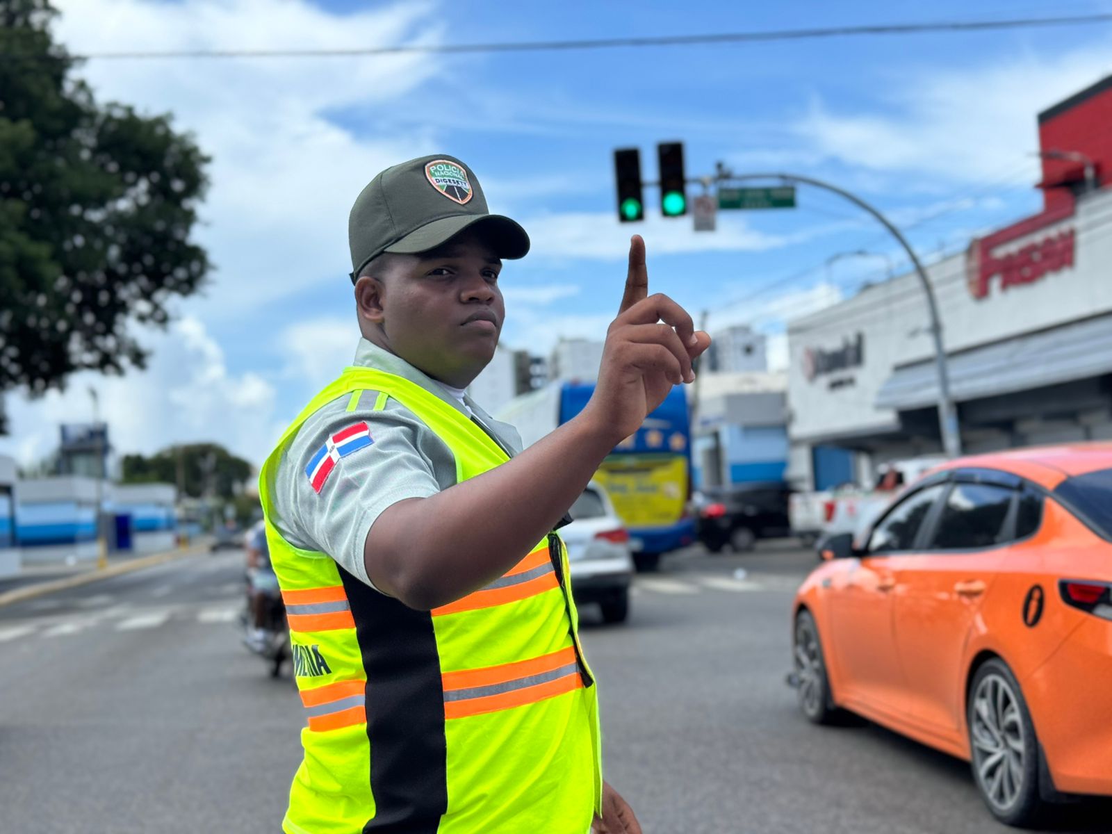 DIGESETT refuerza presencia en calles por nuevas restricciones de tránsito en el Gran Santo Domingo