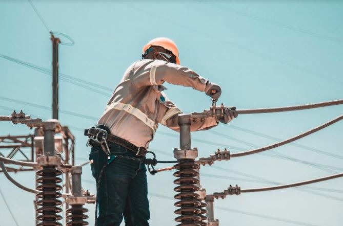 ETED anuncia trabajos de mantenimiento en subestación y línea de transmisión este sábado