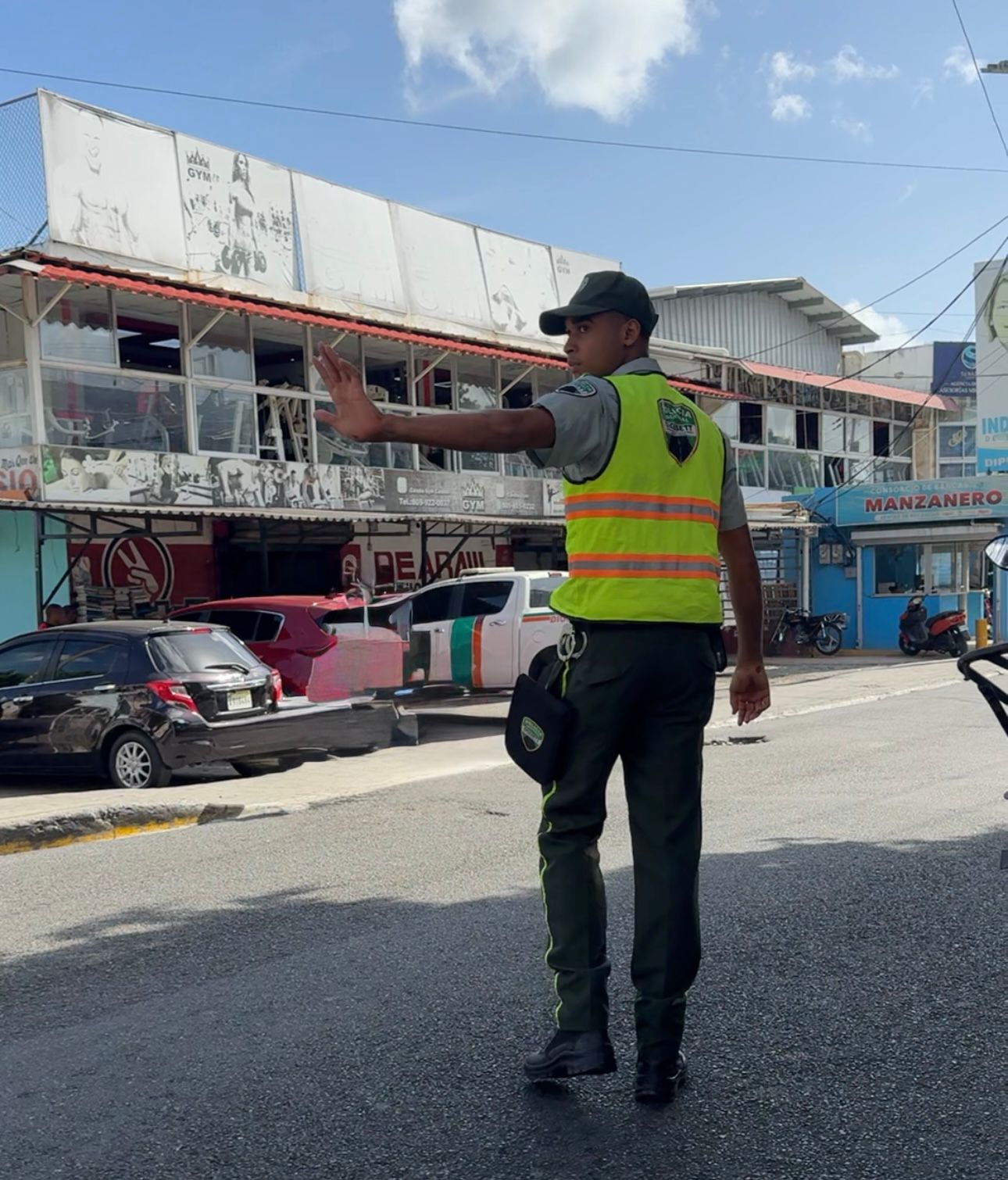 DIGESETT mejora tránsito en Reparto Rosa tras reunión con comunidad