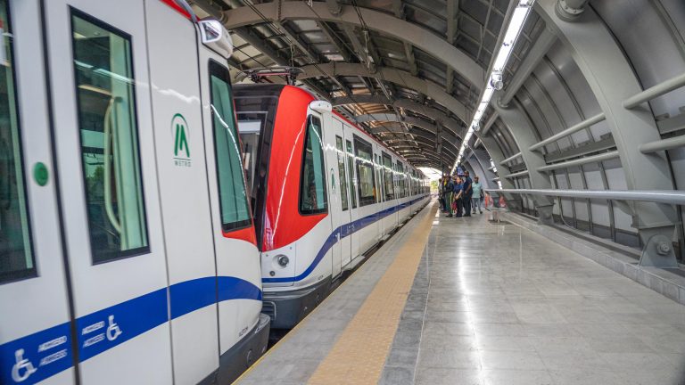 Metro de Santo Domingo alcanza equilibrio operativo con trenes acoplados en Línea 1
