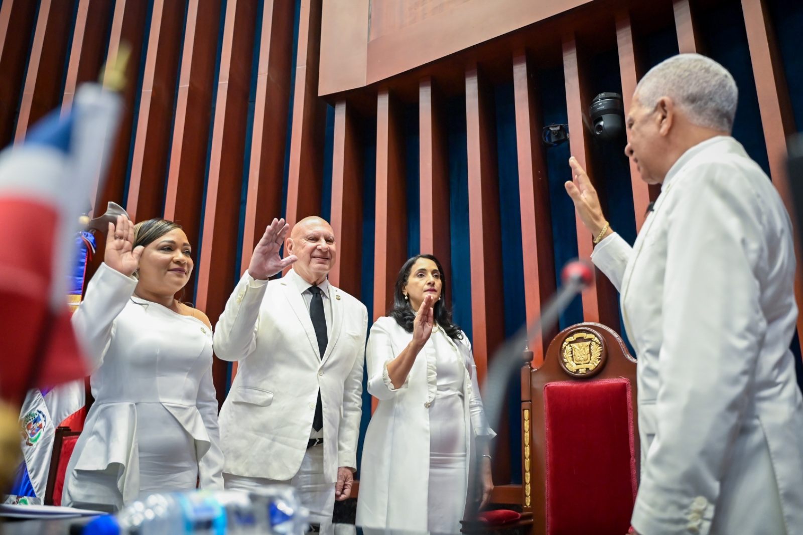 Senado juramenta Bufete Directivo en el 162 aniversario de la Restauración