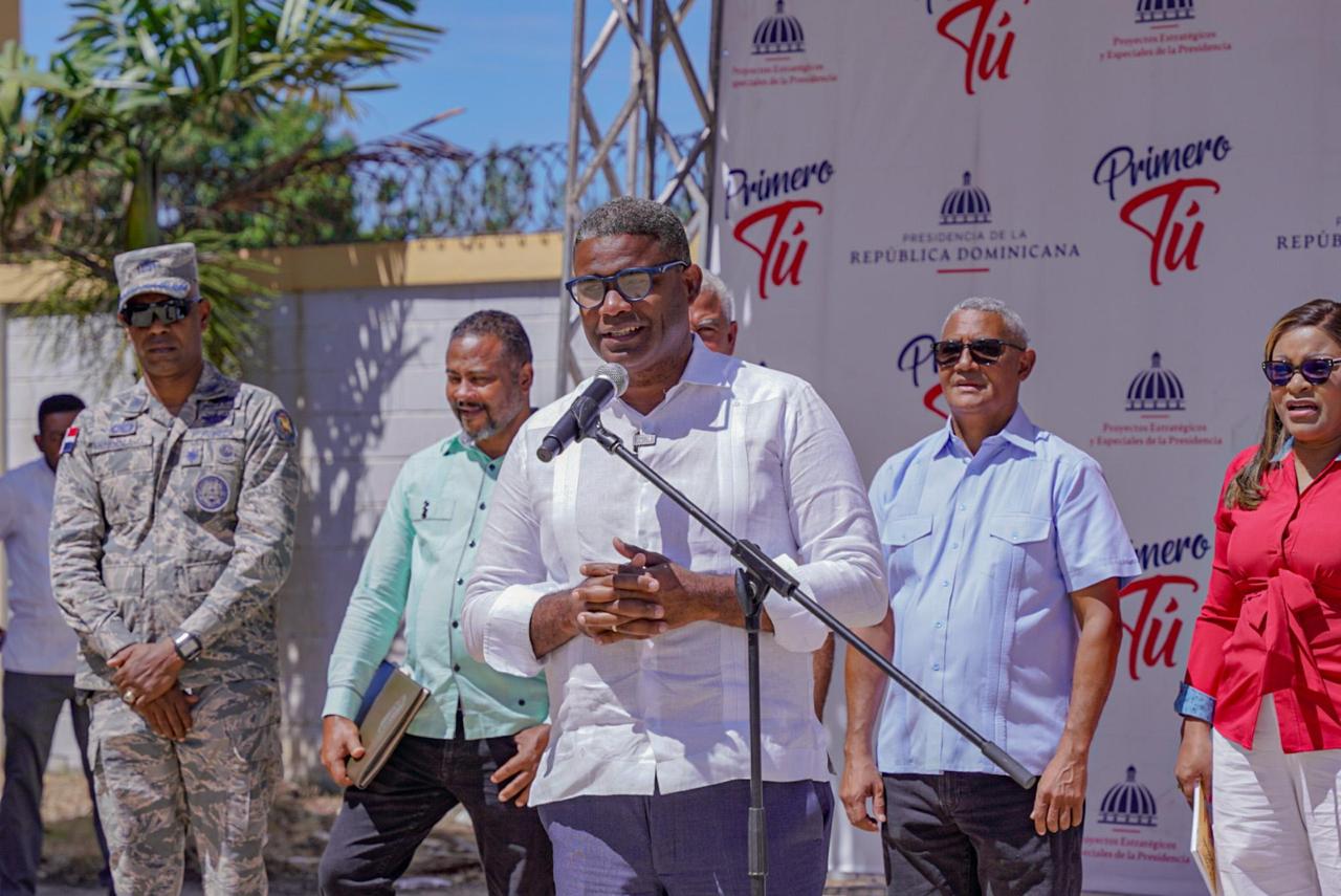 “Primero Tú” lleva esperanza y soluciones a Nuevo Amanecer