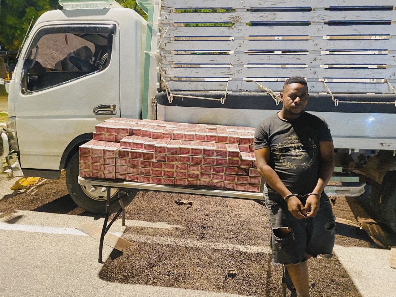 Ejército decomisa 50,000 cigarrillos en Jimaní tras persecución