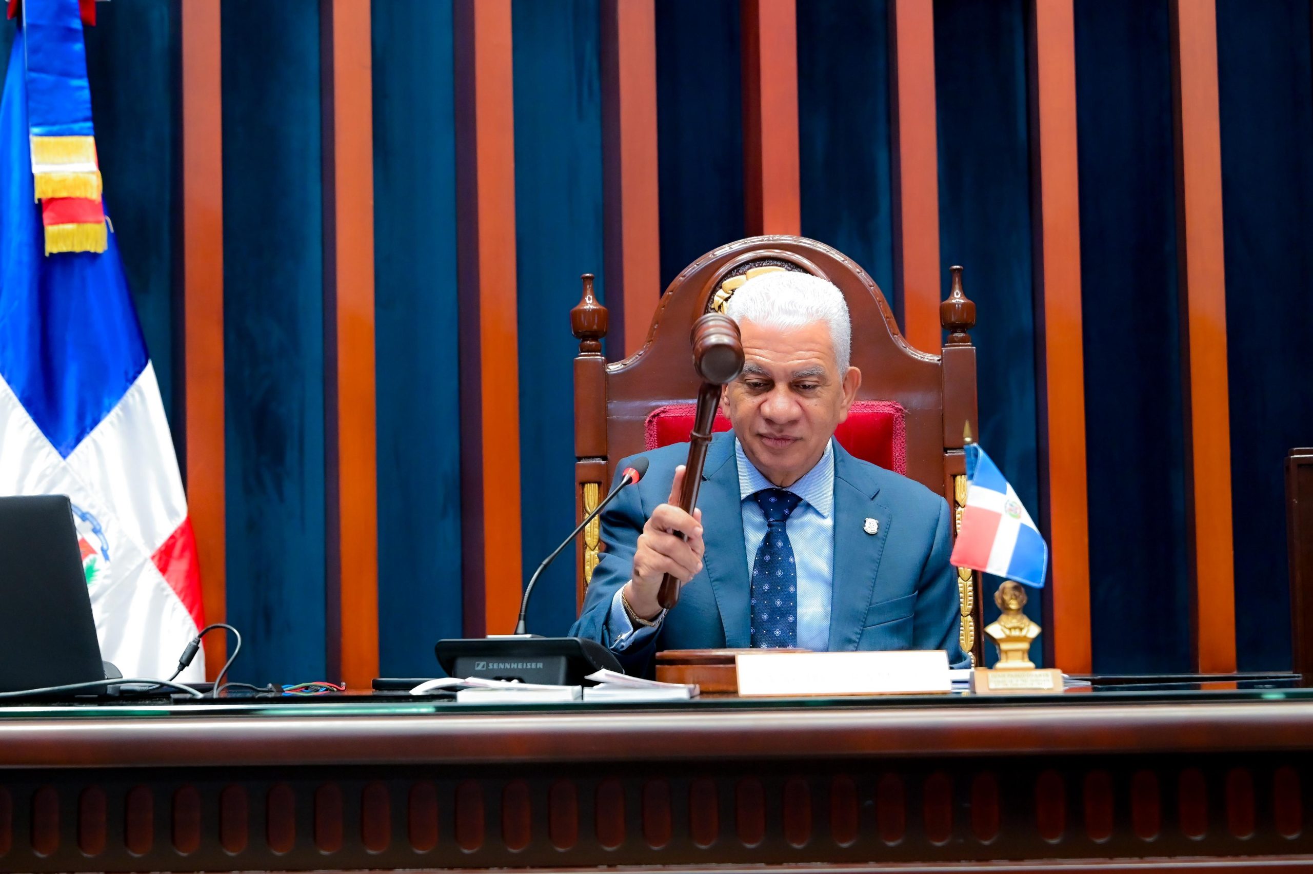 Senado reenvía a comisión reforma al Código de Trabajo y aprueba proyectos claves