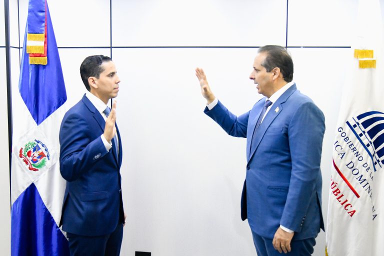 Edward Guzmán asume como nuevo director ejecutivo de SeNaSa