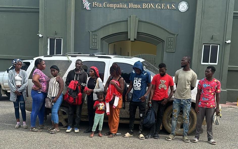 Ejército intercepta jeepeta con 11 haitianos indocumentados en Montecristi