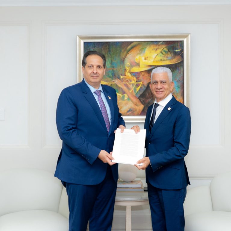 Senado recibe propuesta de reforma a la Ley de Salud Mental