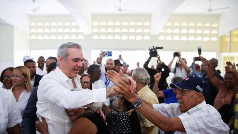 Abinader entrega siete escuelas y remozado hospital en agenda nacional