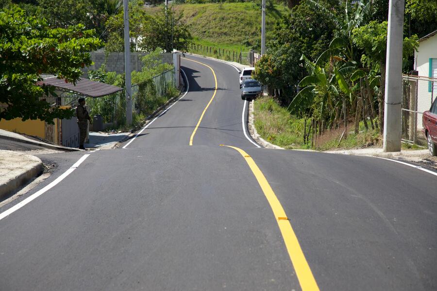Luis Abinader inaugura carreteras y calles en Tavera, Sabana Iglesia y Las Charcas