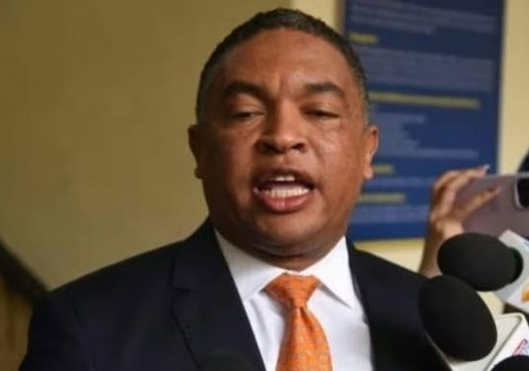 Yván Lorenzo: Código Penal sin causales es una estafa a la dignidad de la mujer