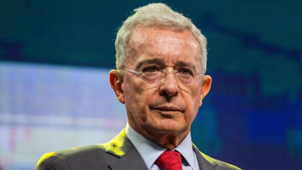 Álvaro Uribe condenado a 12 años de prisión domiciliaria por fraude y soborno