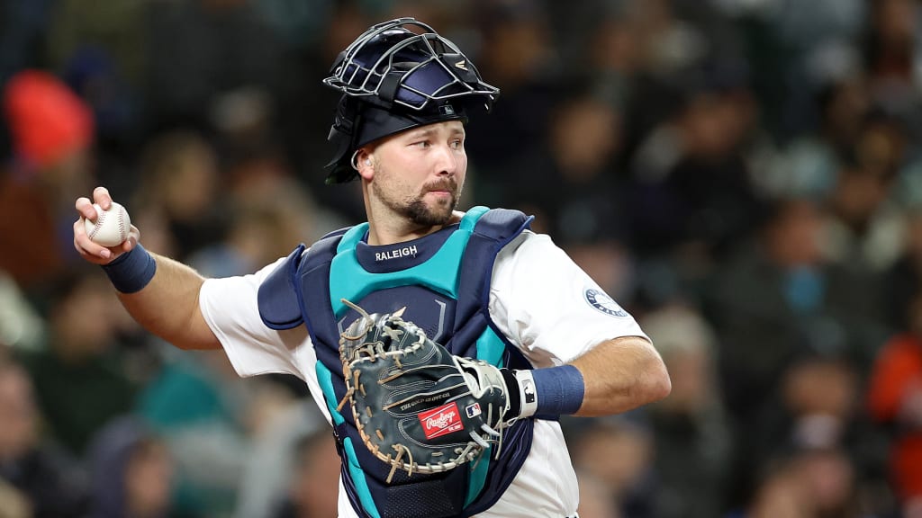 Raleigh rompe récord y guía la victoria de los Marineros