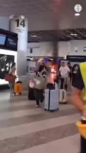 Pánico en aeropuerto de Malpensa tras incendio provocado por un hombre