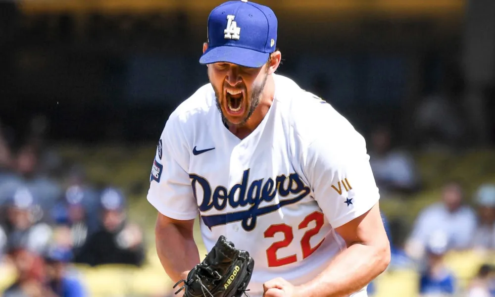 Kershaw supera a Scherzer y Dodgers vencen 5-1 a Blue Jays