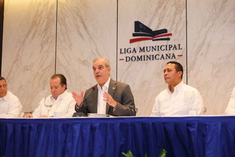 Gobierno asigna RD$4,000 millones para aceras y contenes en todo el país