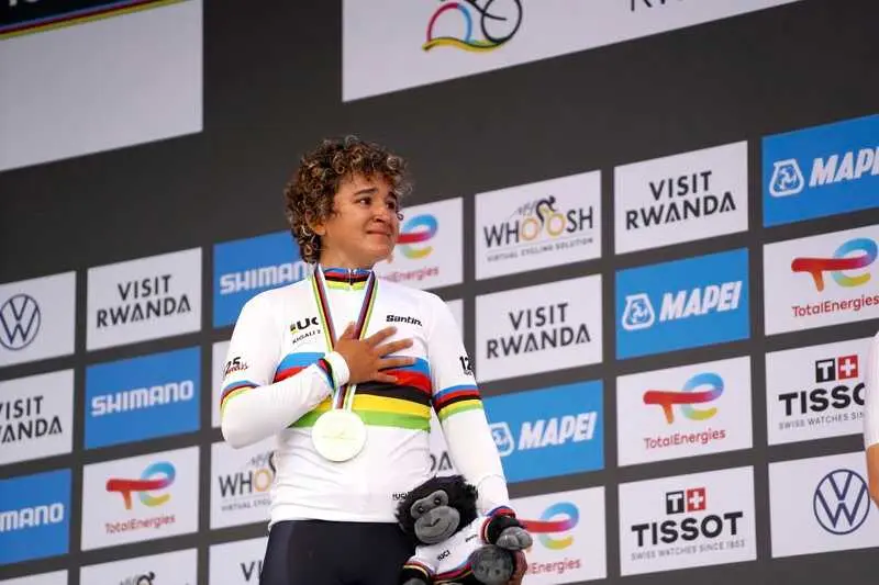 Paula Ostiz se corona campeona mundial júnior en Kigali
