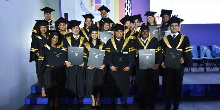 PUCMM y Fundación Popular gradúan nueva cohorte en sostenibilidad