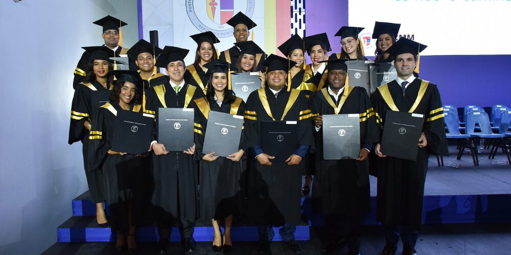 PUCMM y Fundación Popular gradúan nueva cohorte en sostenibilidad