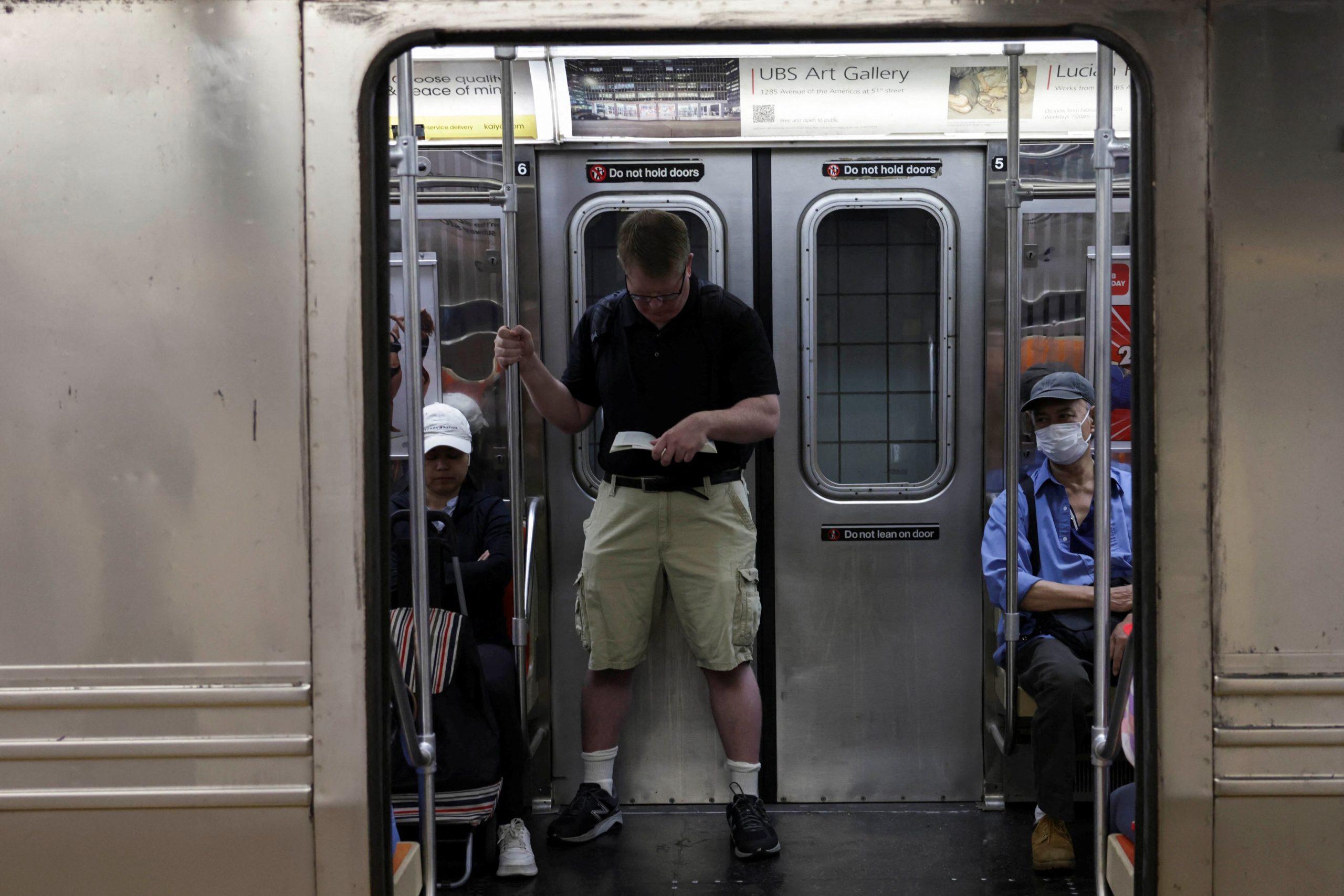 Indignación por conducta inapropiada en el metro de Nueva York