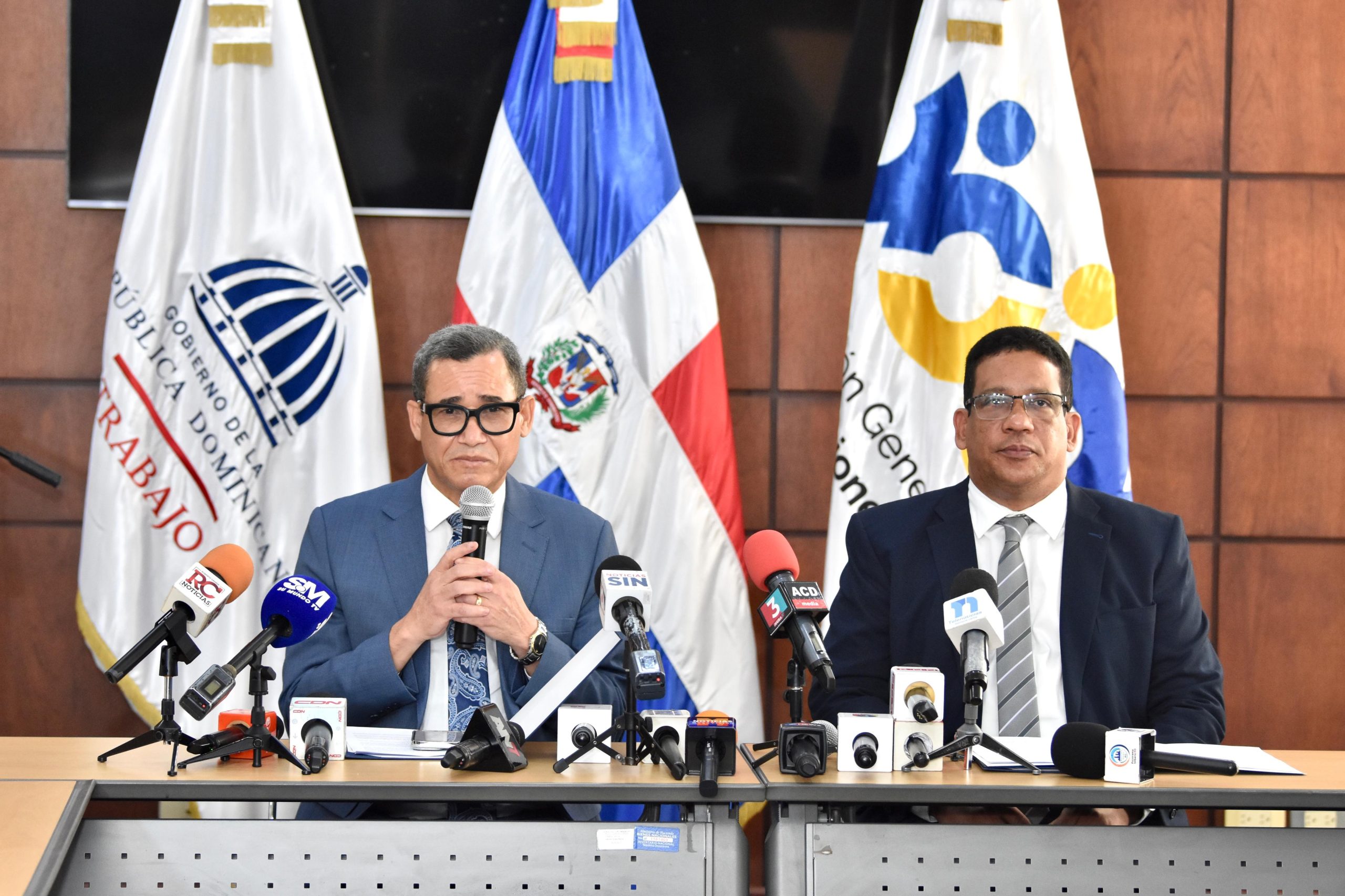 Ministerio de Trabajo y DGCP refuerzan cumplimiento laboral en contratos públicos