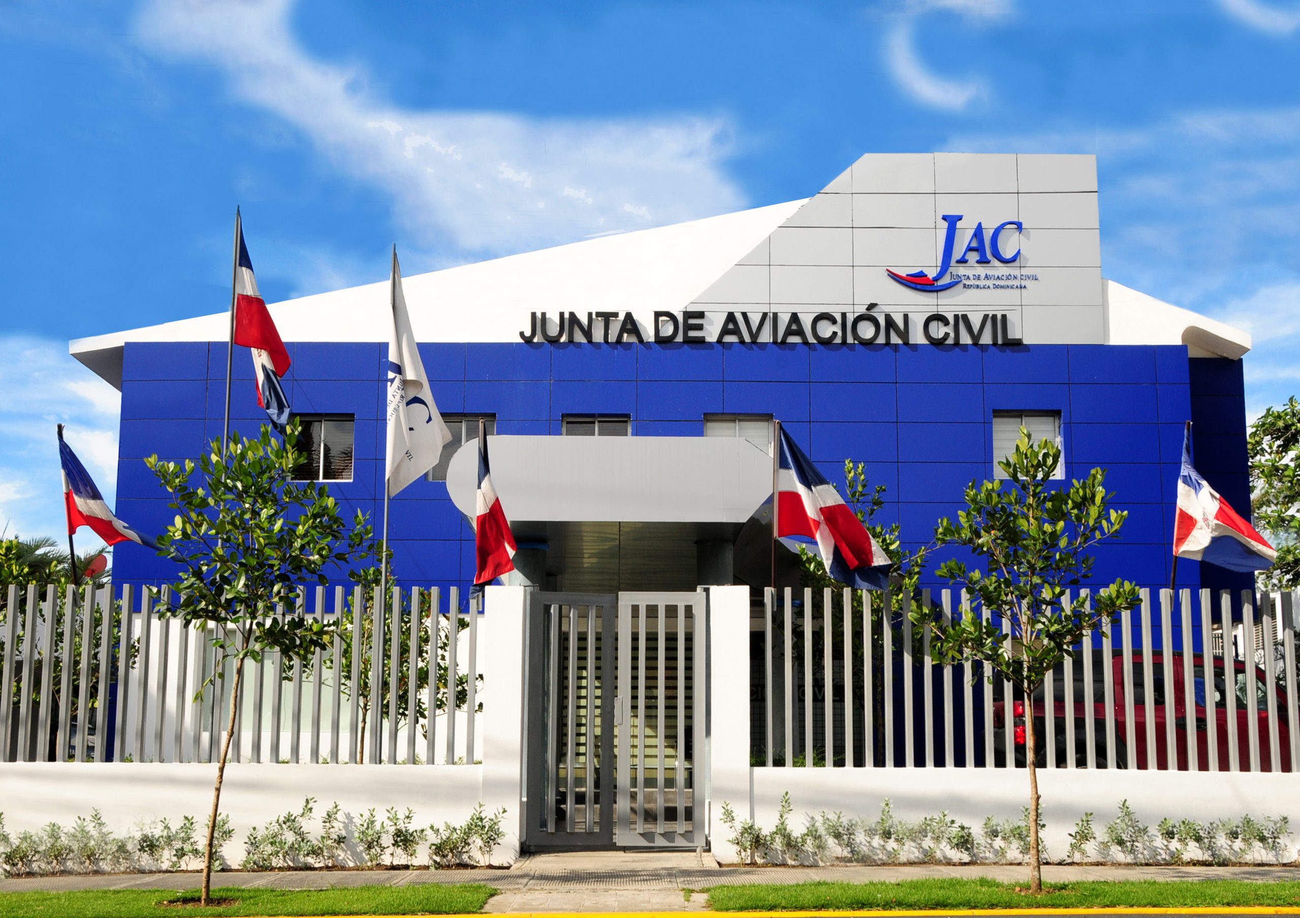 JAC aclara su rol ante quejas de pasajeros por crisis aérea mundial
