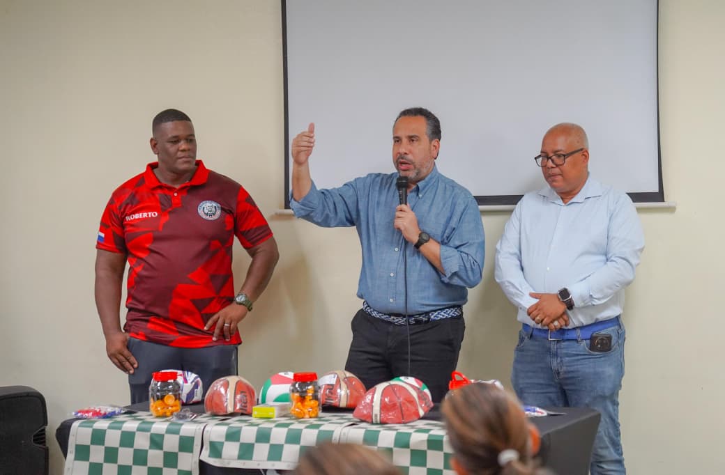 INEFI entrega utilería deportiva en más de 100 escuelas del país