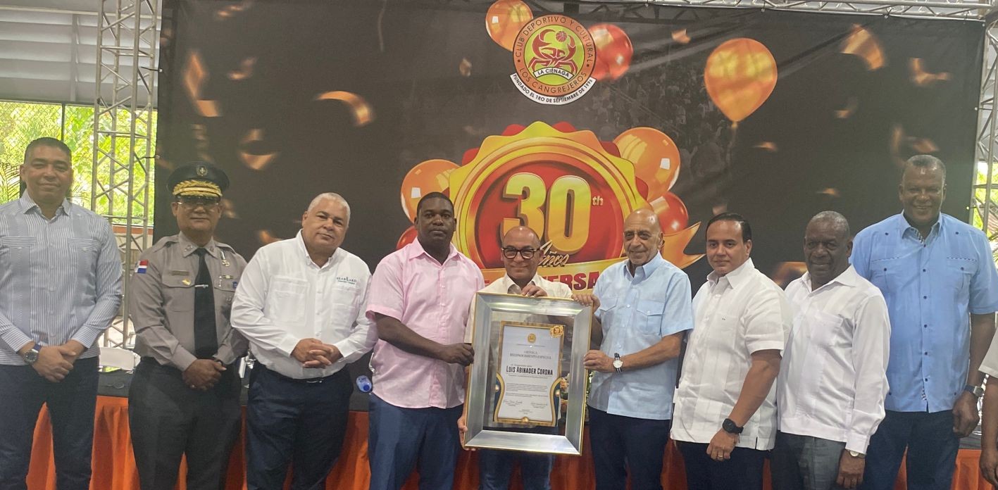 Club La Ciénaga reconoce al presidente Luis Abinader en desayuno por su 30 aniversario