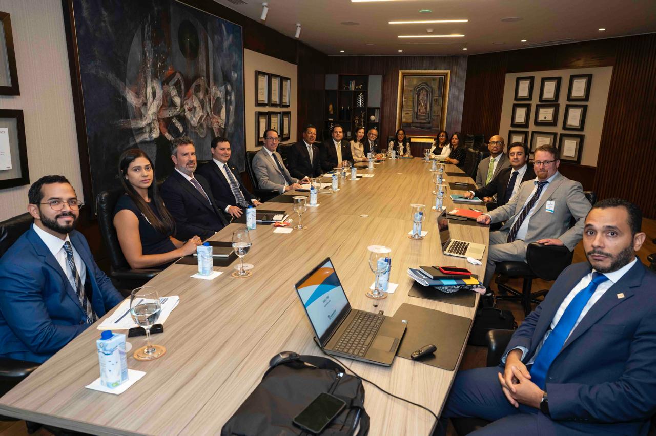 FMI y Banreservas estrechan lazos en análisis económico de 2025