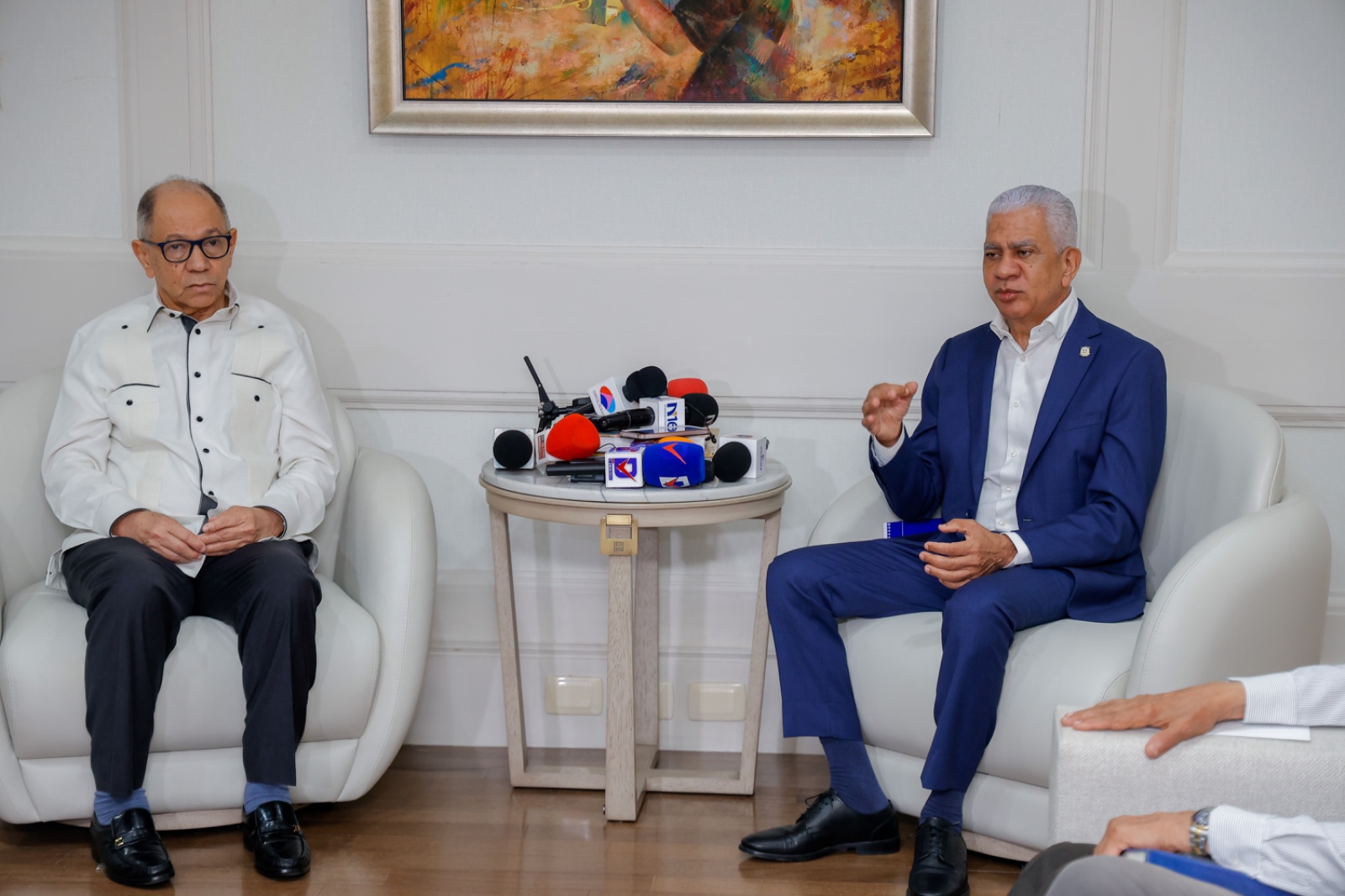 Sindicatos suspenden vigilia tras garantías sobre la cesantía