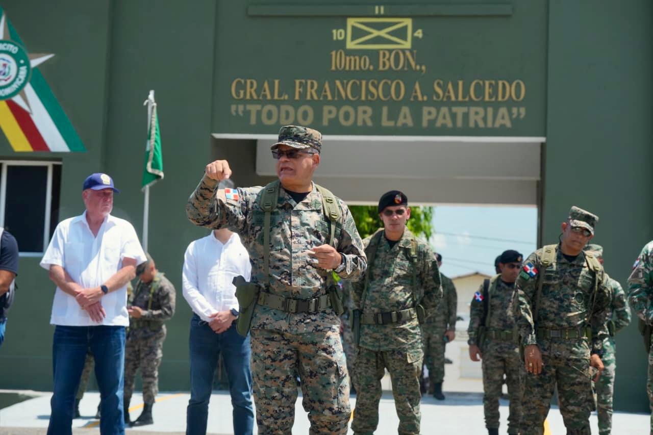 Ministro de Defensa supervisa seguridad en la frontera RD–Haití