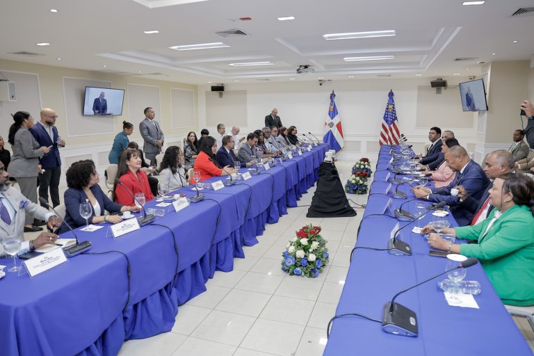 Senado recibe delegación de legisladores de New York para estrechar cooperación
