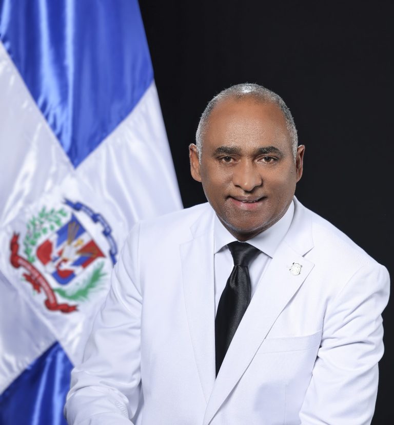 Senado avanza en titulación de Salinas sin afectar Dunas de Baní