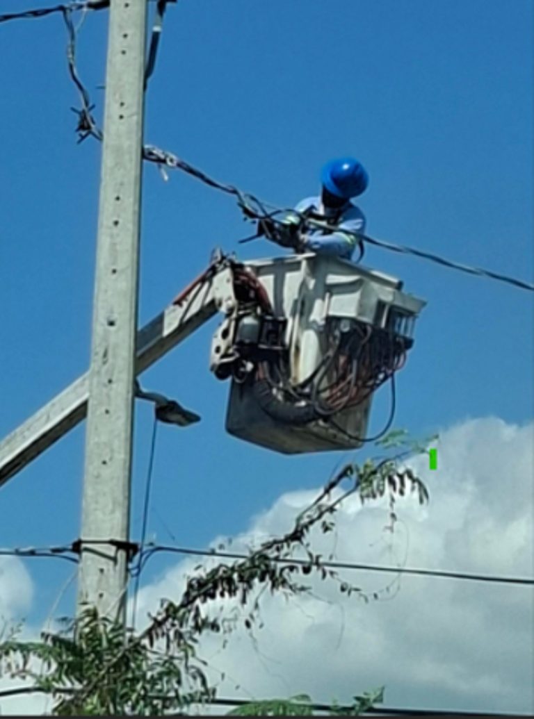 Edeeste elimina conexiones ilegales en Villa España y refuerza plan contra fraude eléctrico