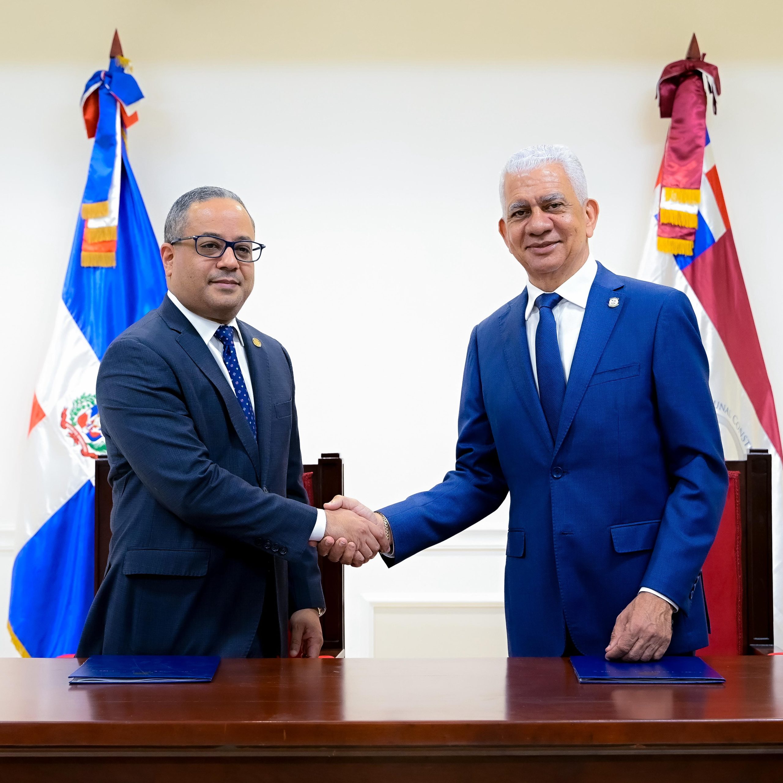 Senado y Tribunal Constitucional renuevan acuerdo de cooperación académica