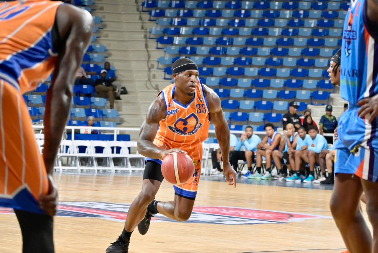 Huellas del Siglo derrota a Los Prados en el TBS Distrito 2025