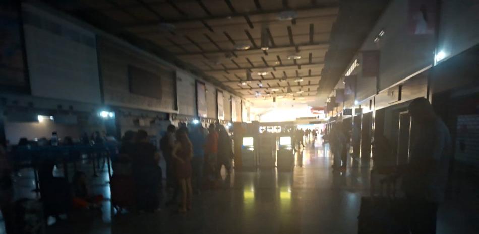 Nuevo apagón en la madrugada afecta al Aeropuerto Las Américas