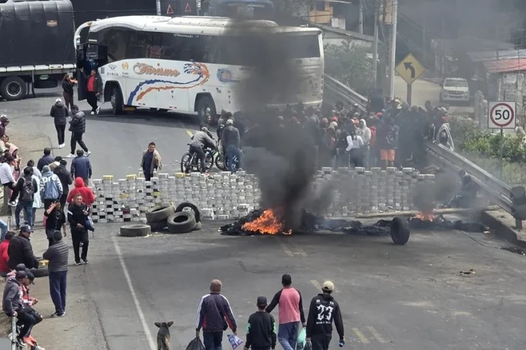 Ecuador enfrenta fuertes protestas por eliminación del subsidio al diésel